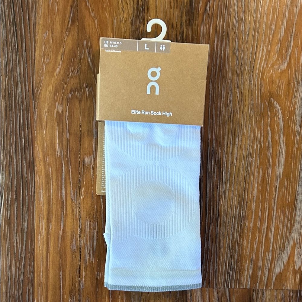 On Running Elite Run Sock High - White with green toes. Men’s’ LARGE and NWT
